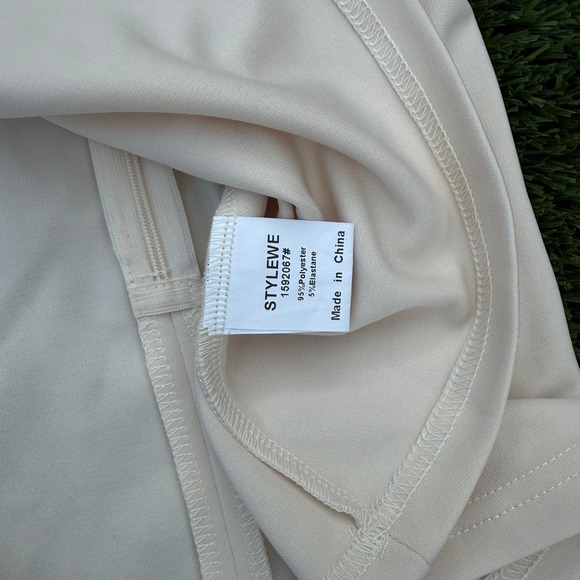 STYLEWE Beige Mock Neck Cape Overlay Top XL - Picture 4 of 5